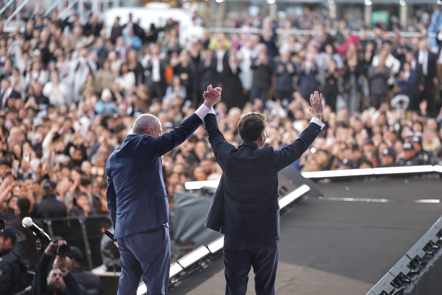 Macron aux habitants de Gumri : « La France vous aime »