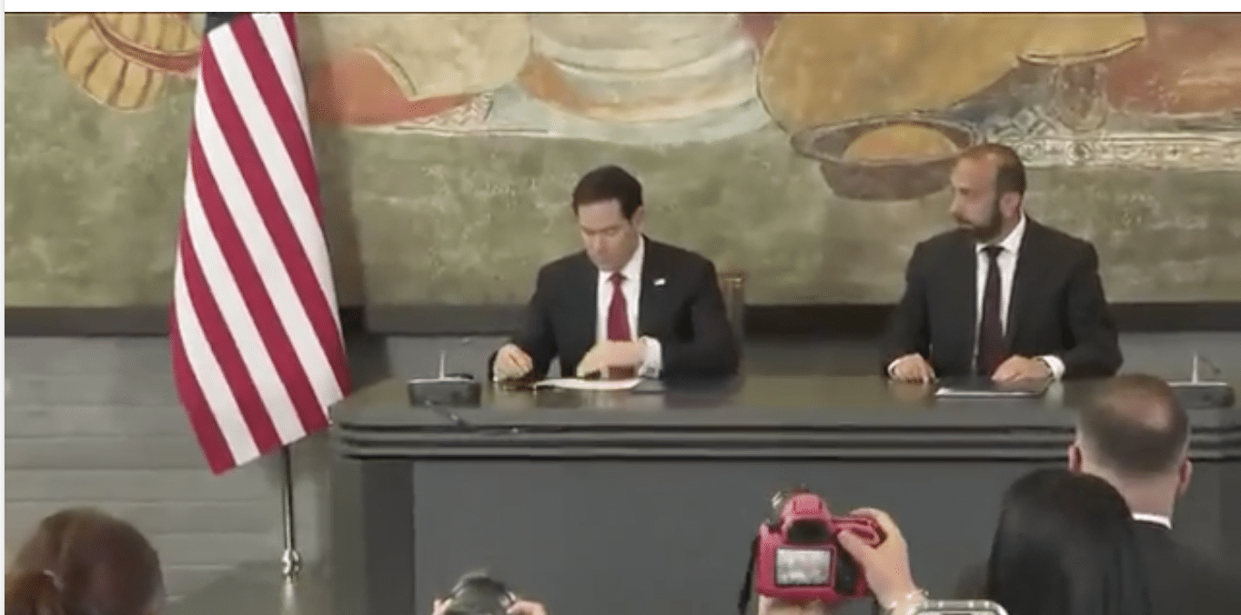 Marco Rubio s&rsquo;entretient avec son homologue arménien à Erevan