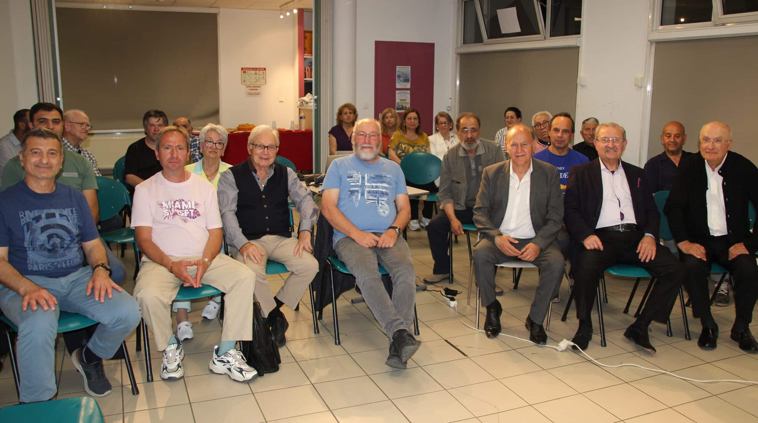 « Arménia » a présenté la conférence « Les Arméniens d’hier et d’aujourd’hui en Ardèche et l’Histoire de l’Arménie » de Jean-Luc Huard et Krikor Amirzayan