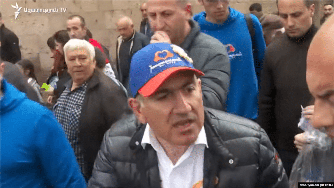 Tollé après la participation d&rsquo;enseignants et d&rsquo;élèves à des rassemblements de Pachinian dans une région arménienne