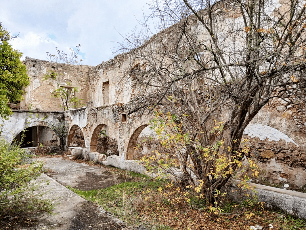Une campagne est en cours pour sauver le monastère arménien de Sourp Magar à Chypre de l&rsquo;effondrement