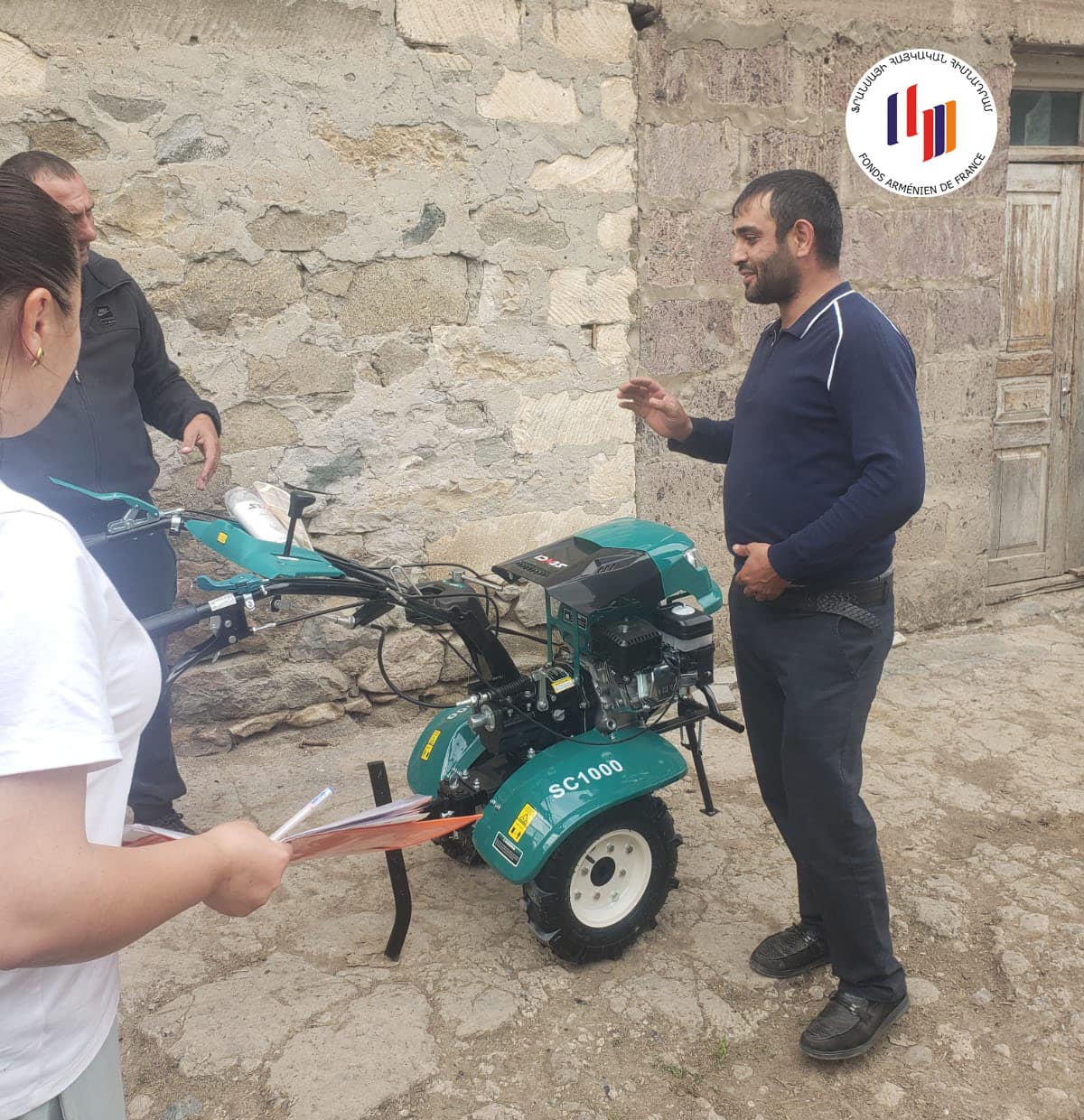 Fonds Arménien de France a doté 4 villages du Tavush de 5 motoculteurs afin d’aider les agriculteurs à mieux préparer leurs terres et développer leurs cultures.
