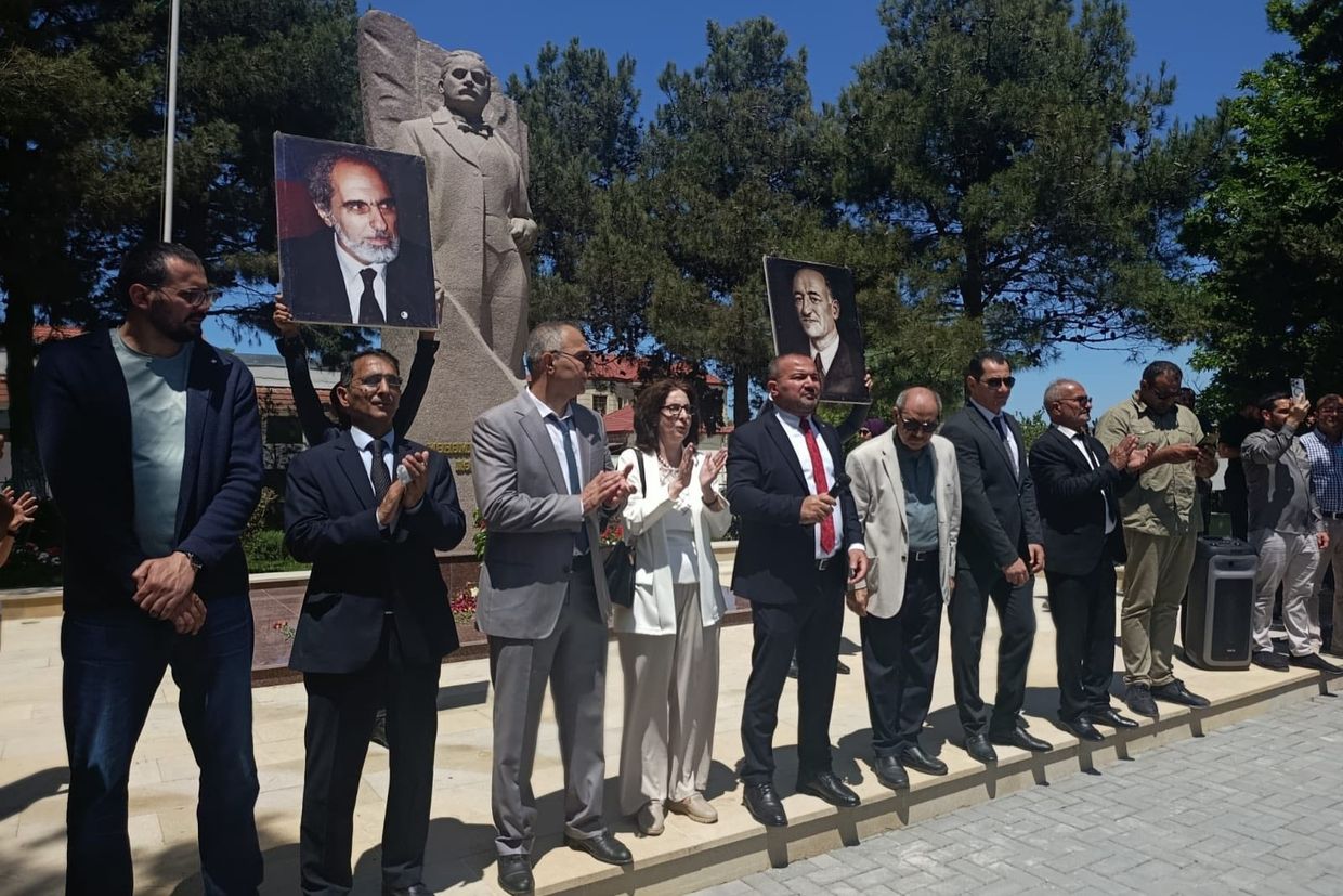 La police azerbaïdjanaise confisque un drapeau de l&rsquo;UE lors des célébrations de la fête de l&rsquo;indépendance