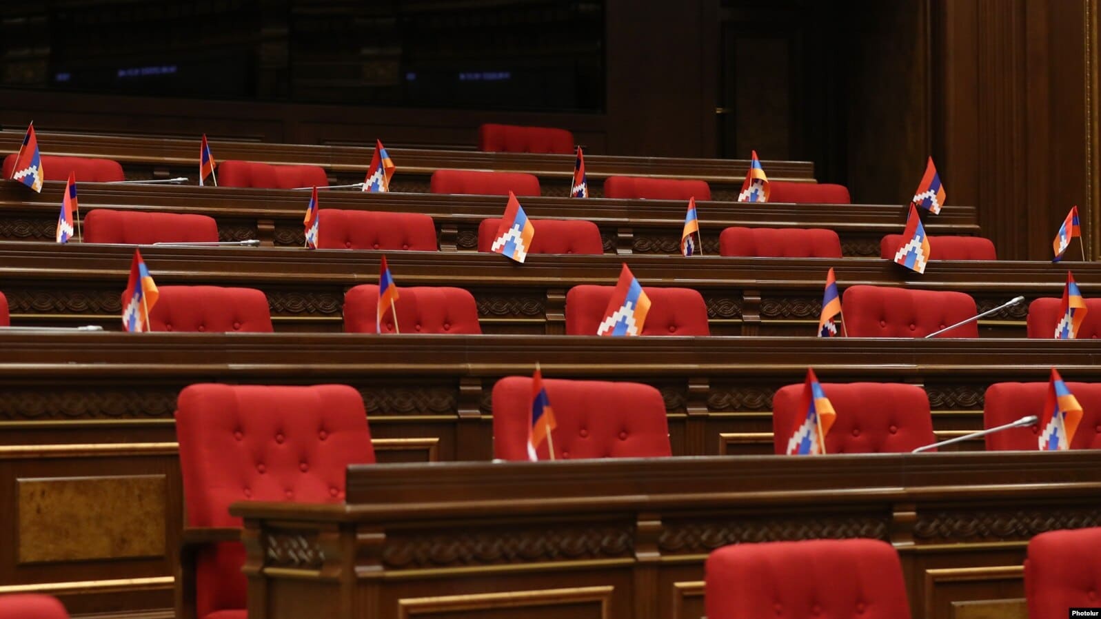 Qui ira au nouveau Parlement dans l’opposition et avec quel programme ?