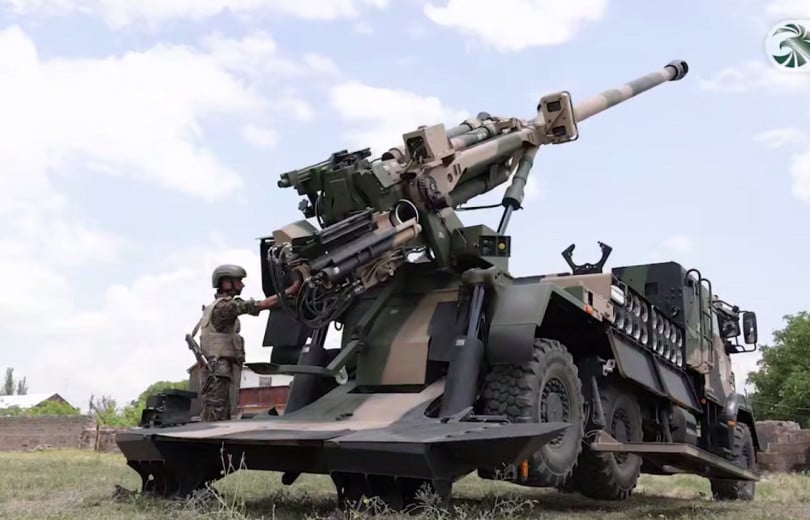 Entraînement des militaires sur les canons automoteurs « Aramazd » en Arménie : Suren Papikyan publie une vidéo