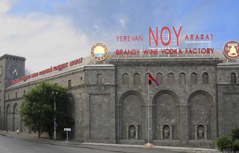 Arrestation du directeur de la distillerie Ararat (vins, brandy et vodka) d&rsquo;Erevan, propriété de Gaguik Tsarukyan