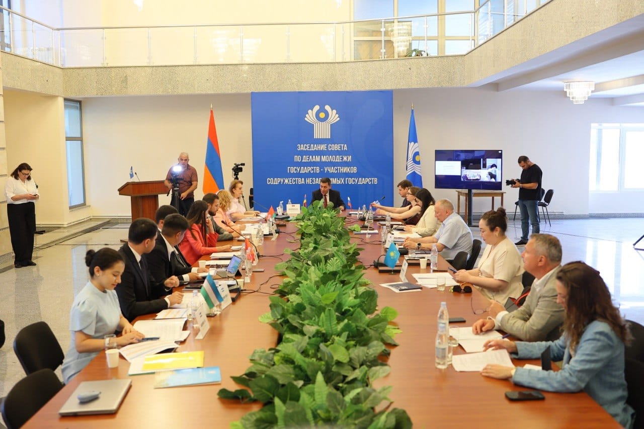 Un Forum international de la jeunesse de la CEI et session du Conseil de la jeunesse s’est tenu à Kapan chef-lieu de la région de Syunik au sud de l’Arménie
