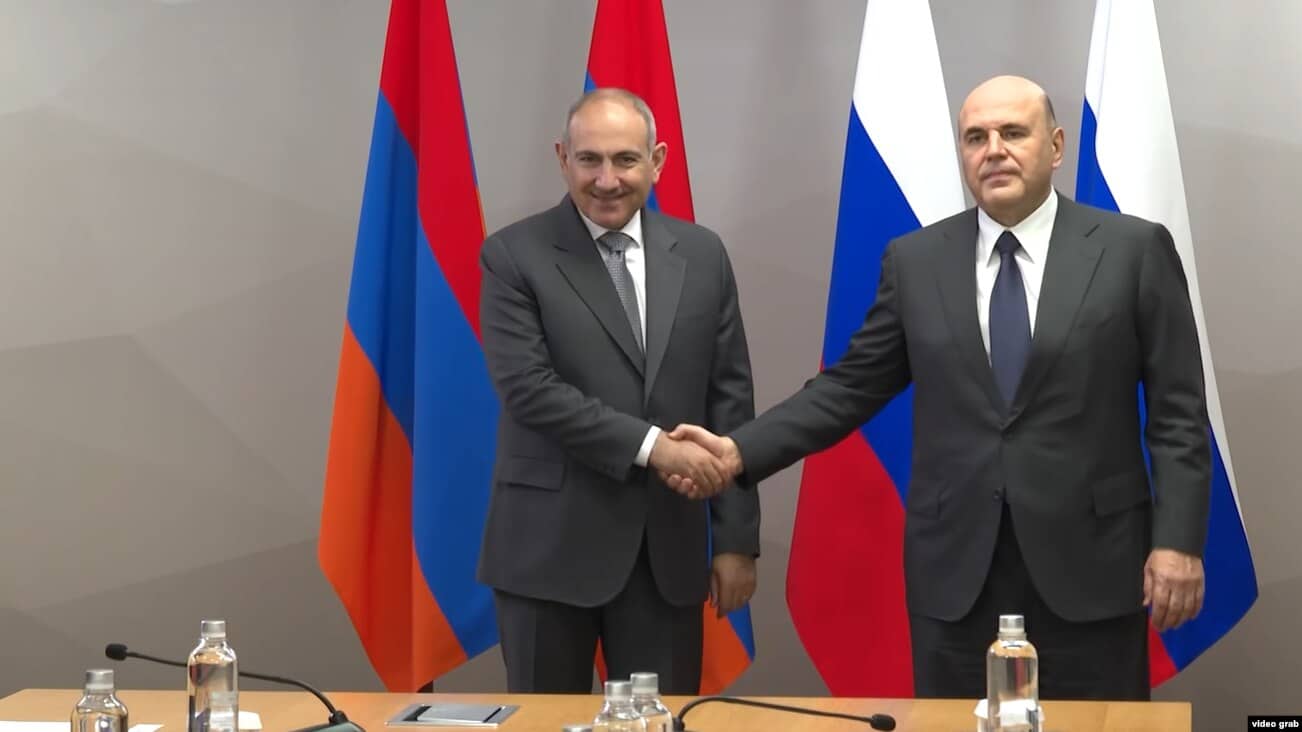 N. Pachinian s&rsquo;est rendu en Russie, où il rencontrera Mikhaïl Michoustine