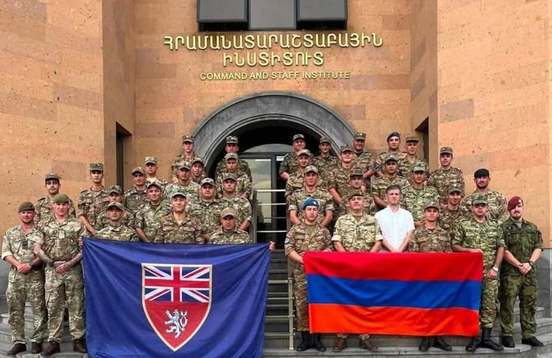 Stage de formation pédagogique en Arménie avec la participation de l&rsquo;équipe britannique de formation et de conseil militaire