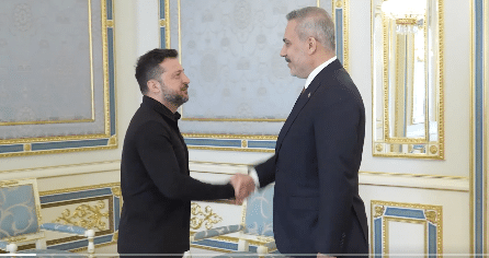 Guerre en Ukraine: la diplomatie turque appelle à éviter une extension du  conflit en mer Noire