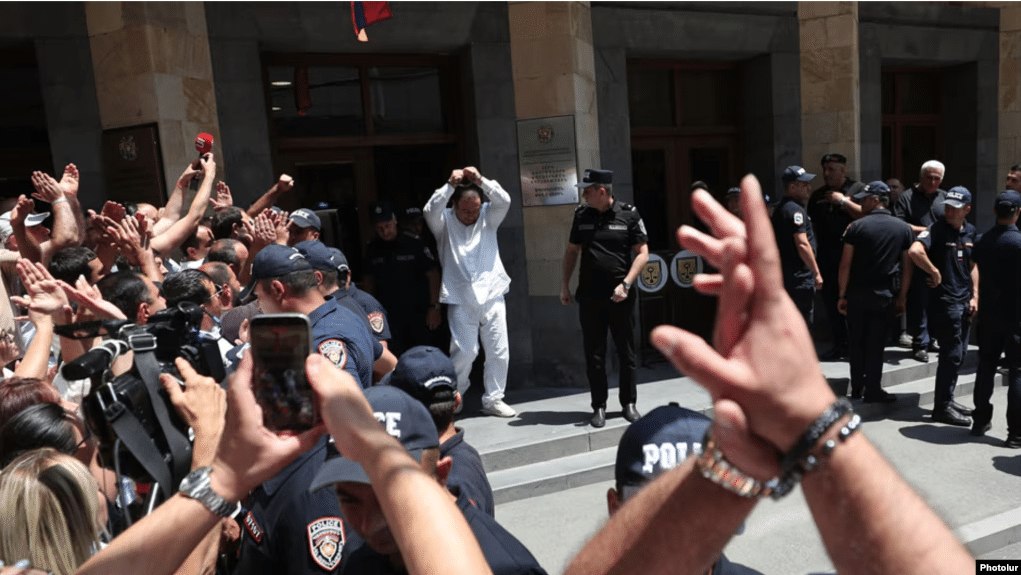 L&rsquo;avocat de Gagik Tsaroukian, Yerem Sargsyan, écarté de la procédure et convoqué pour être interrogé