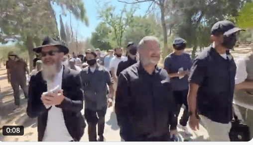 Un ministre israélien prie sur l&rsquo;esplanade des Mosquées à Jérusalem, en  violation du statu quo