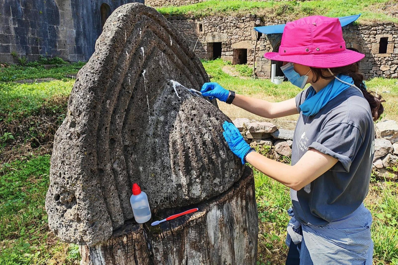 Des archéologues découvrent une source perdue depuis longtemps dans un monastère arménien médiéval