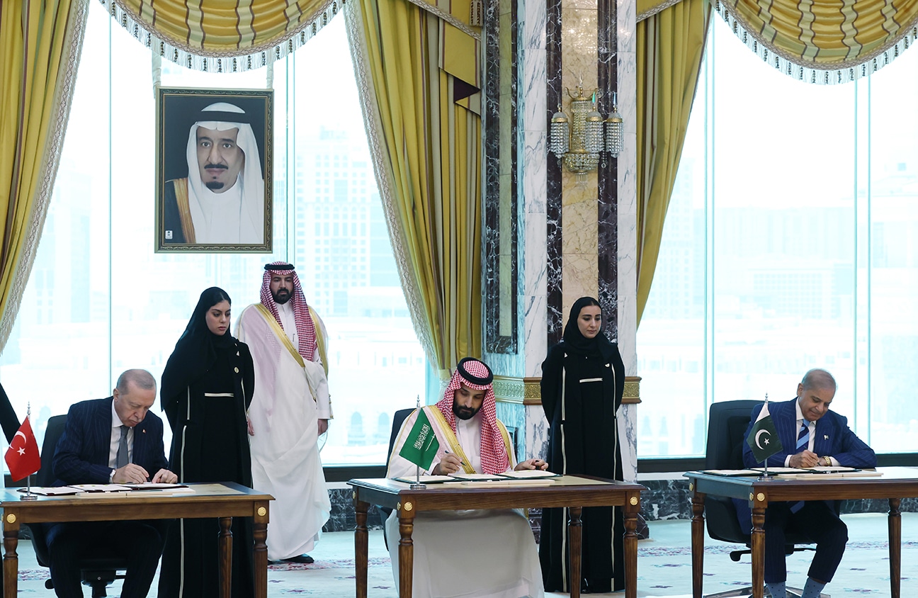 Trump dit se réjouir du pacte de défense entre l&rsquo;Arabie saoudite, la  Turquie et le Pakistan