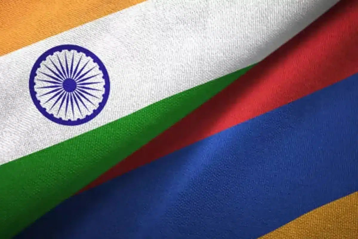 Environ 50 000 citoyens indiens travaillent en Arménie selon New Delhi Television, l’Arménie qui a acheté pour 2 milliards de dollars d’armements à l’Inde