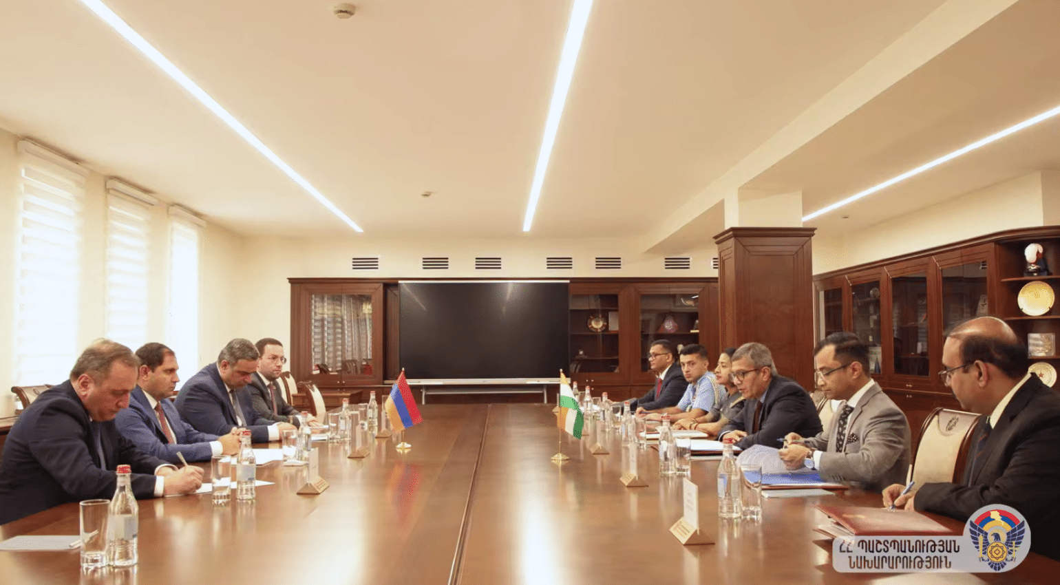 Suren Papikyan et le secrétaire indien à la Défense discutent à Erevan de la coopération militaro-technique entre l’Arménie et l’Inde