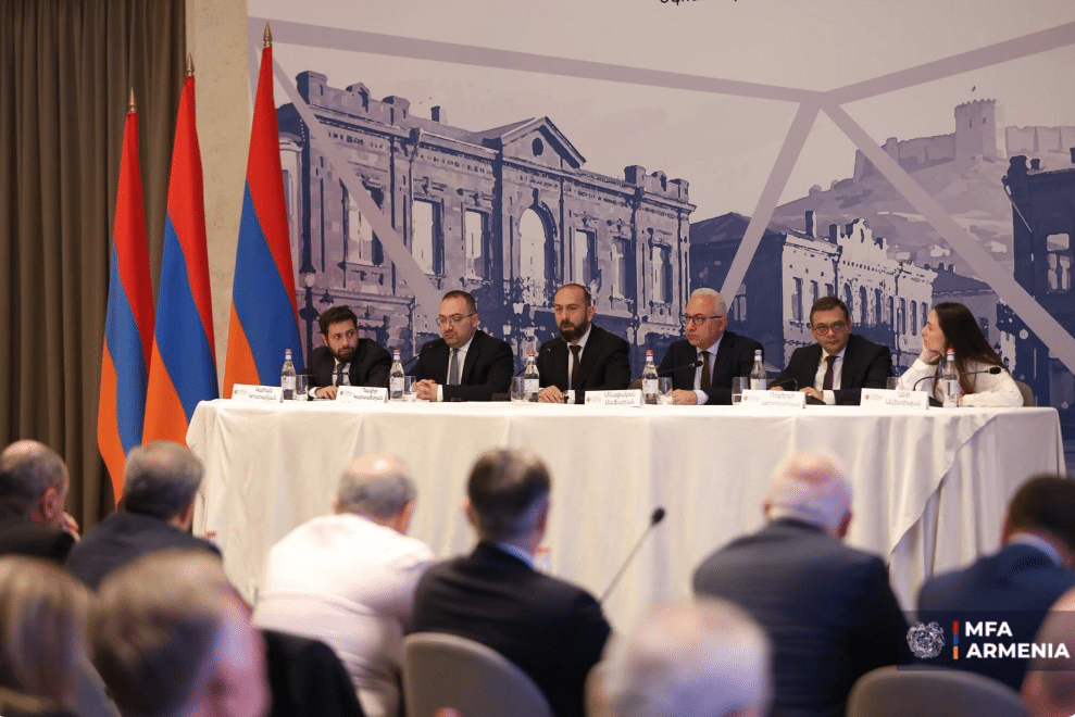 Ararat Mirzoyan souligne l&rsquo;importance du message véhiculé par l&rsquo;atelier destiné aux ambassadeurs actuellement en cours