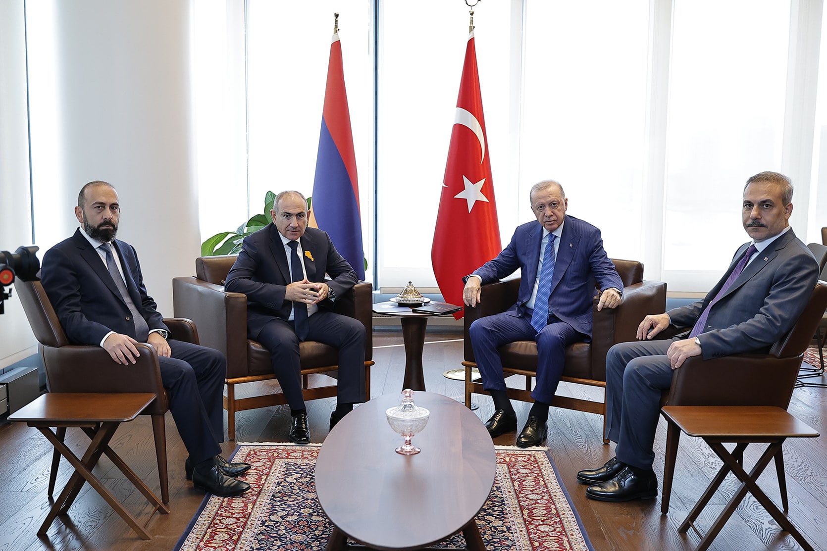 Décryptage – De quoi Pachinian et Erdogan ont-ils parlé au sujet de la base militaire russe ? par Hakob Badalyan