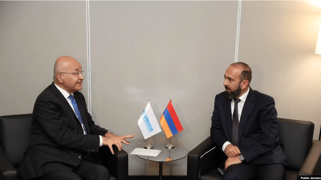 Mirzoyan évoque avec un responsable de l’ONU l’intégration des déplacés du Karabakh