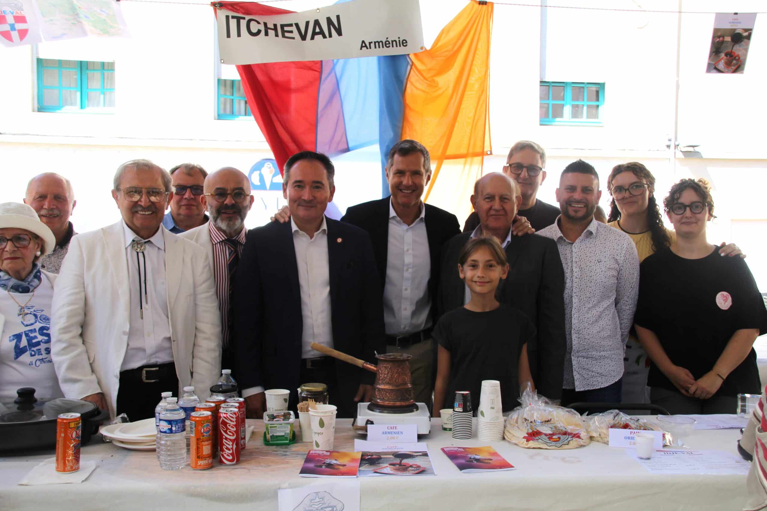 L’Arménie était au Marché des Villes jumelles de Valence samedi 12 Septembre avec le stand d’Idjé-Val l’association de liens entre Valence et Idjevan (Arménie)