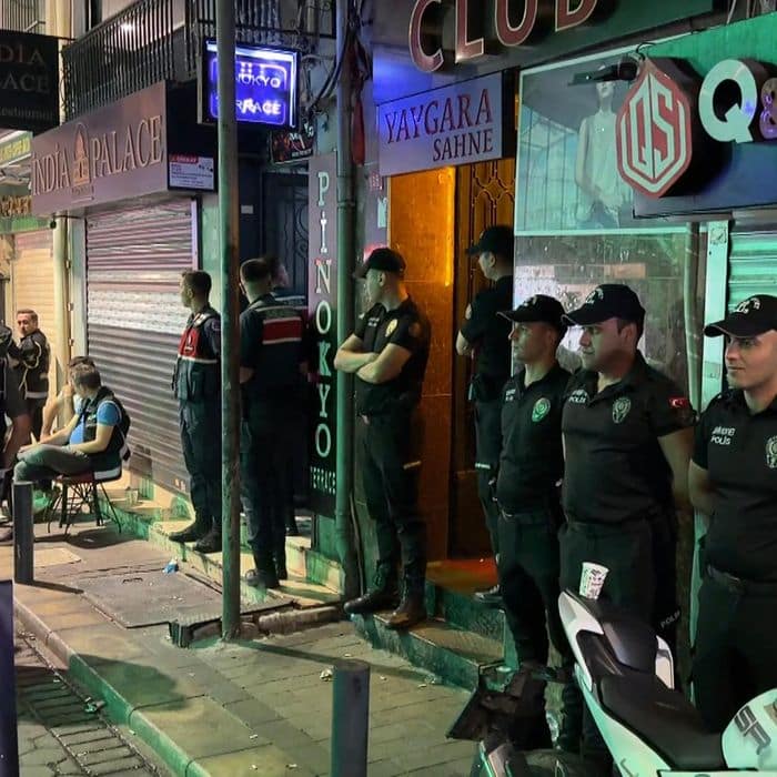 La Turquie libère 106 manifestants et emprisonne d&rsquo;autres militants LGBTQ