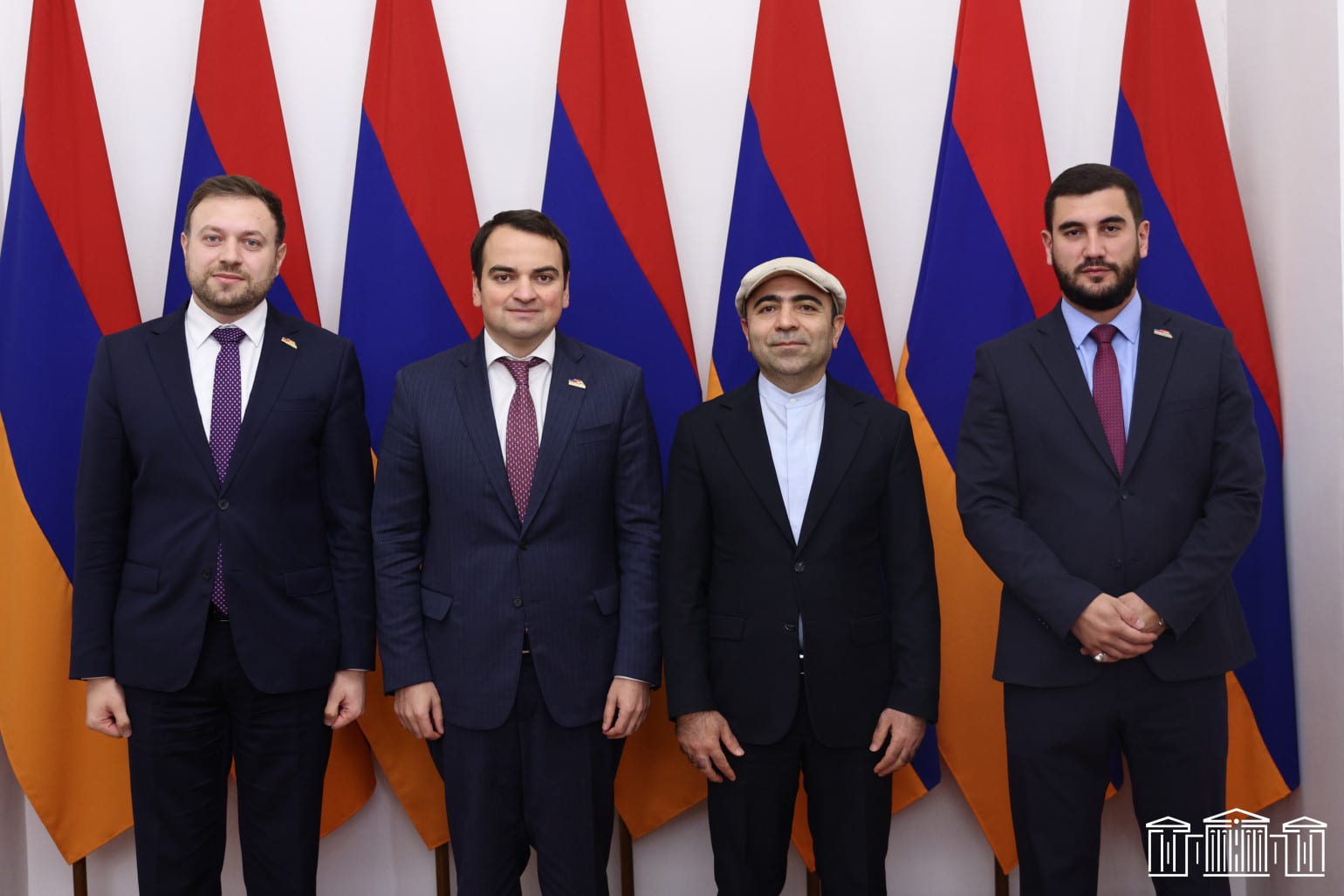 Des membres du groupe parlementaire « Arménie forte » et l&rsquo;ambassadeur iranien ont discuté de questions relatives à la TRIPP et aux relations arméno-azerbaïdjanaises