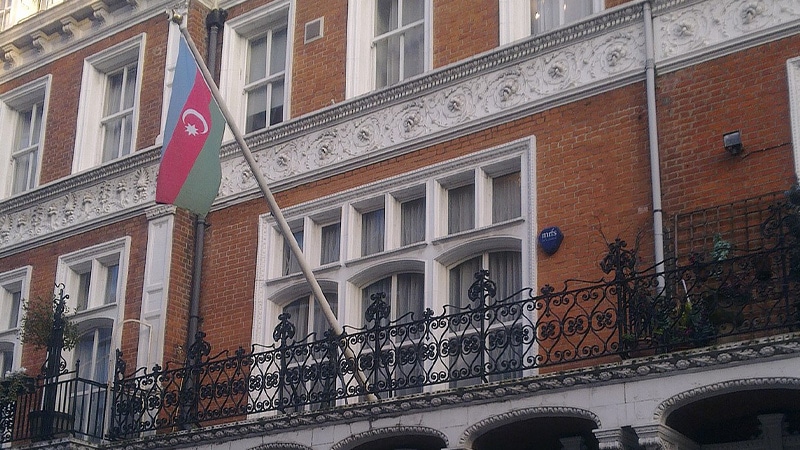 Manifestation à Londres contre les restrictions sur le port du hijab dans les écoles d&rsquo;Azerbaïdjan