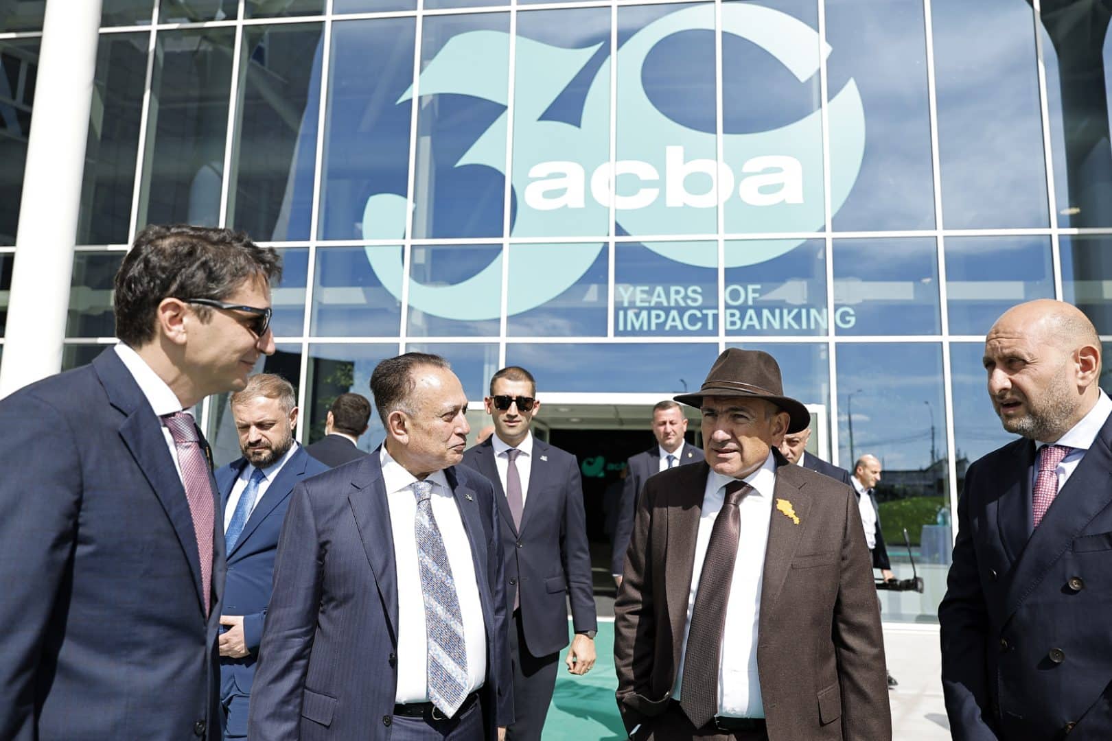 Le Premier ministre arménien a assisté à l&rsquo;inauguration du nouveau siège social d&rsquo;ACBA Bank