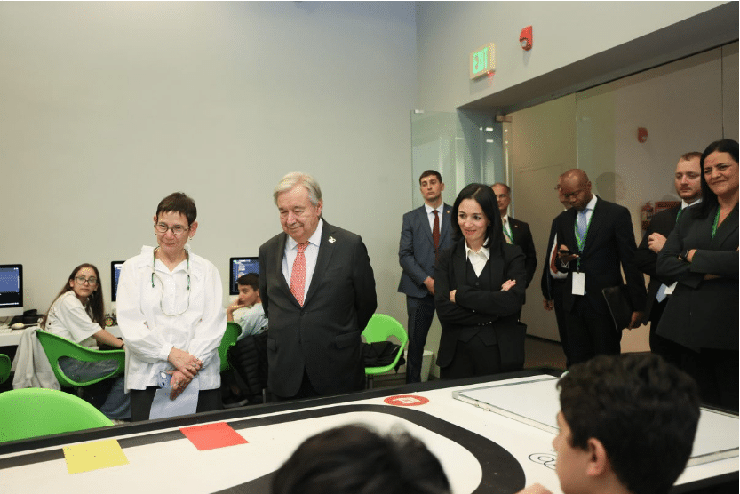 Le secrétaire général de l&rsquo;ONU, António Guterres, visite le centre TUMO à Erevan