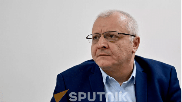 Un politologue accuse Pachinian d’avoir voulu diviser l’Union économique eurasiatique