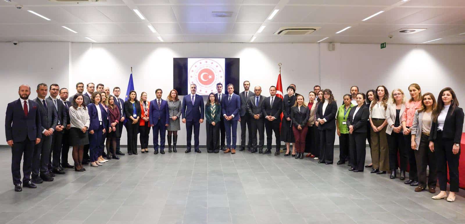 Sept chefs de la diplomatie d&rsquo;Europe et du Moyen-Orient à Istanbul vendredi