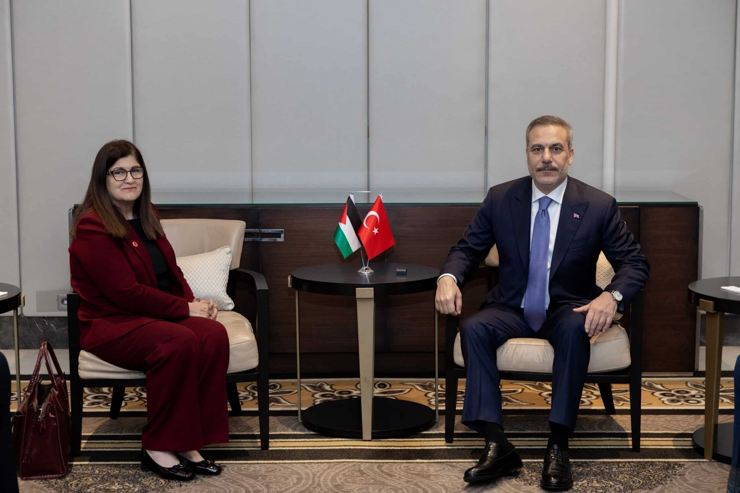 Hakan Fidan rencontre Varsen Aghabekian Shahin, ministre des Affaires étrangères et des Expatriés de l&rsquo;État de Palestine