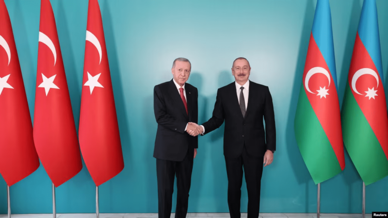Le bureau d’Erdogan dément les informations faisant état d’une tentative de retrait du drapeau turc en Azerbaïdjan