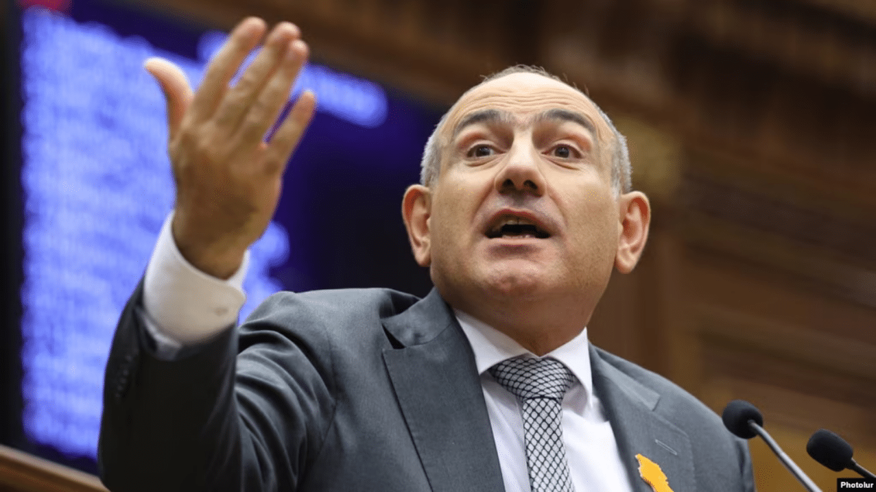 N. Pachinian défend son initiative en faveur d&rsquo;une nouvelle Constitution