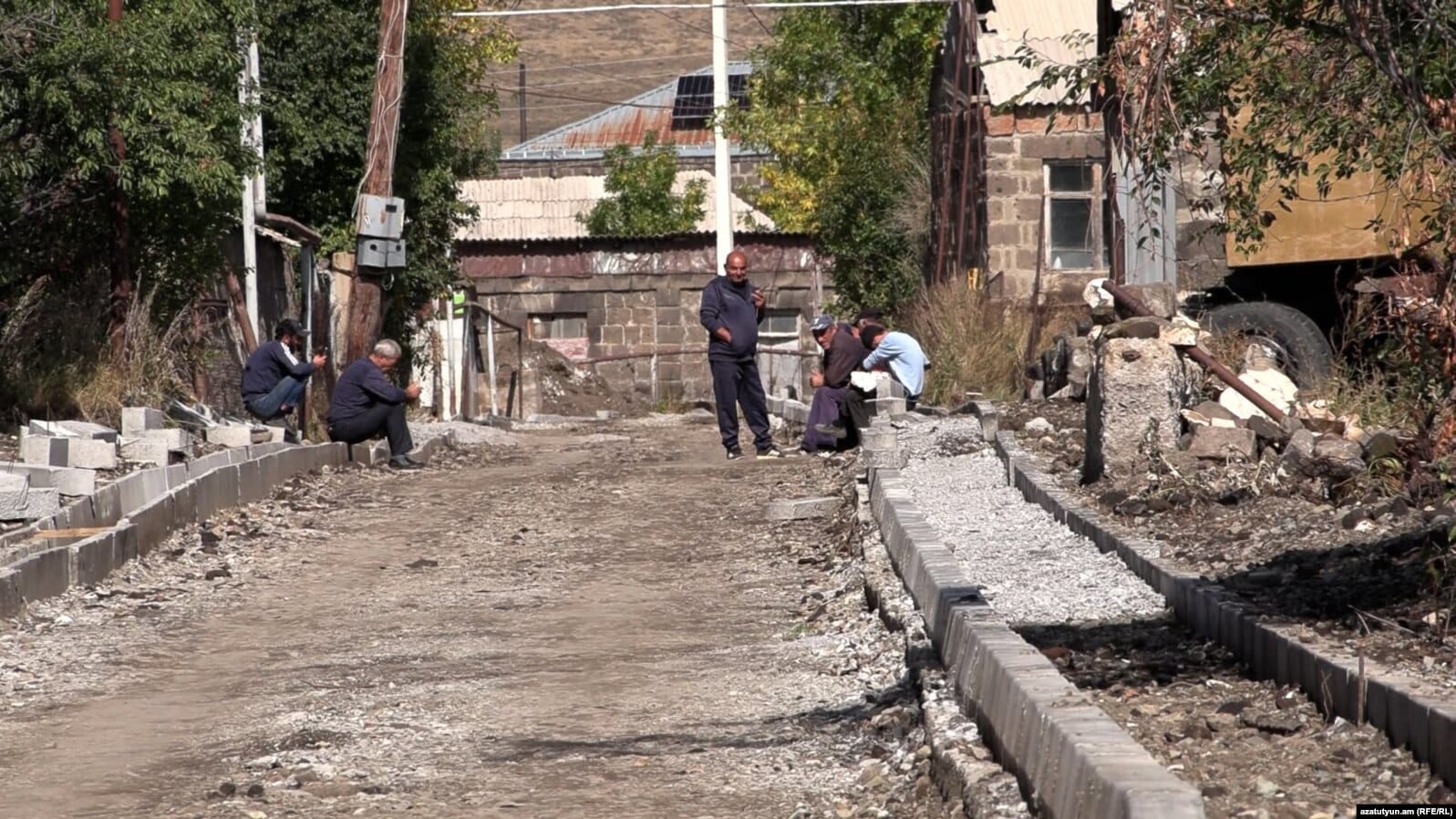 « Les travaux sont de mauvaise qualité » : la réfection des routes à Kaps provoque la colère des habitants