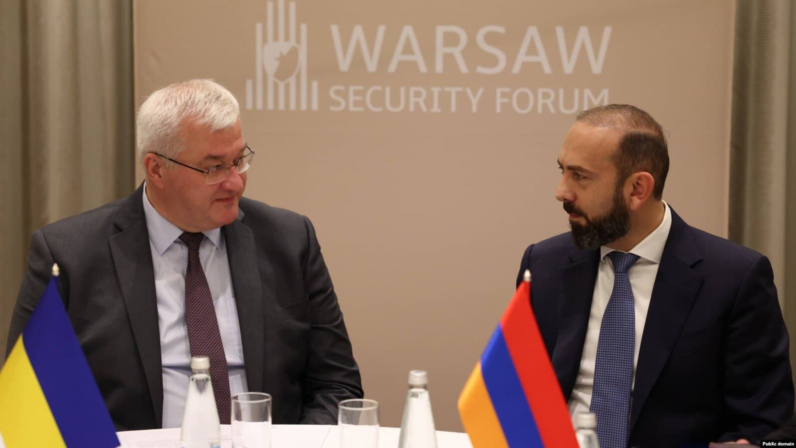 Le ministre arménien des Affaires étrangères invité à se rendre en Ukraine